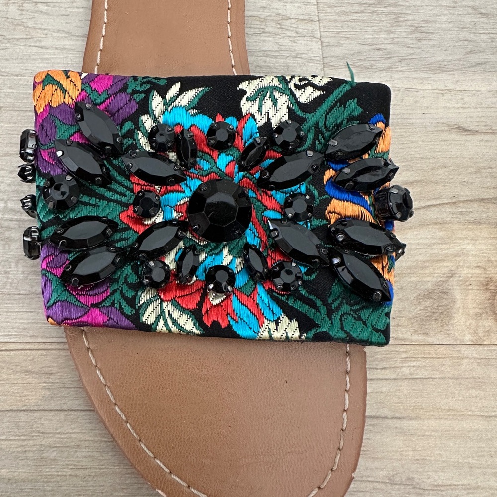 Express Sandals - Picture 5 of 11